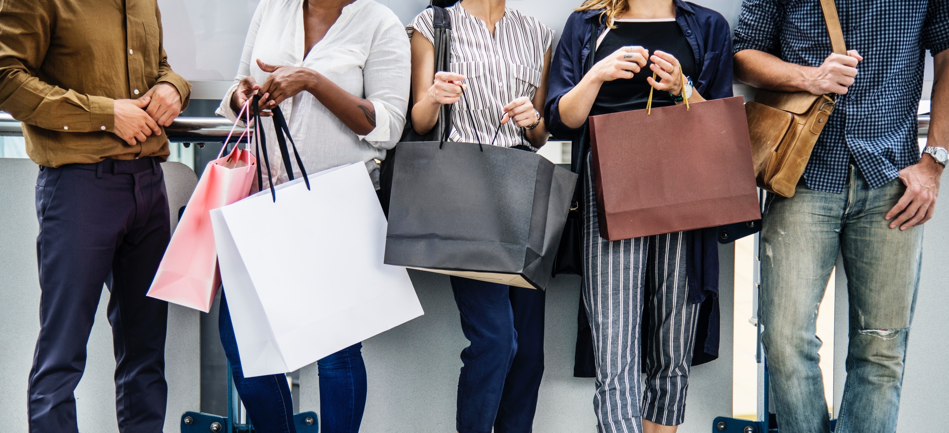 friends shopping